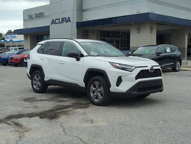 Used 2025 Toyota RAV4 LE AWD/4WD image 2