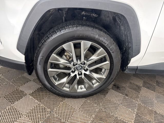 Used 2019 Toyota RAV4 XLE Premium w/ All Weather Liner Package image 29