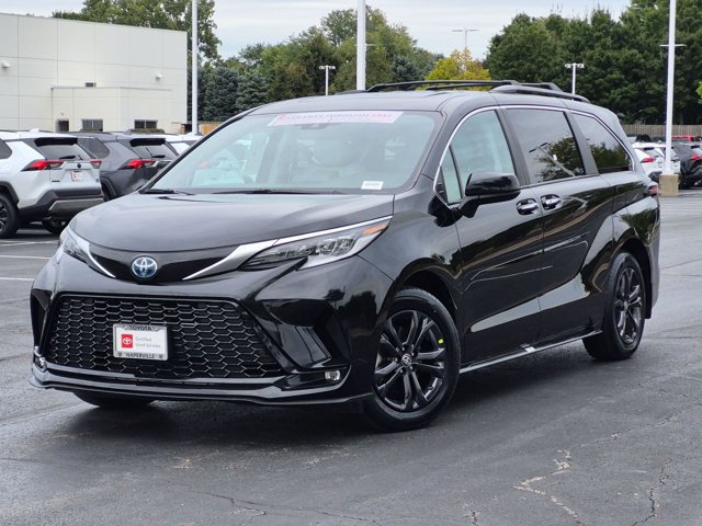 Certified 2024 Toyota Sienna XSE AWD/4WD image 2