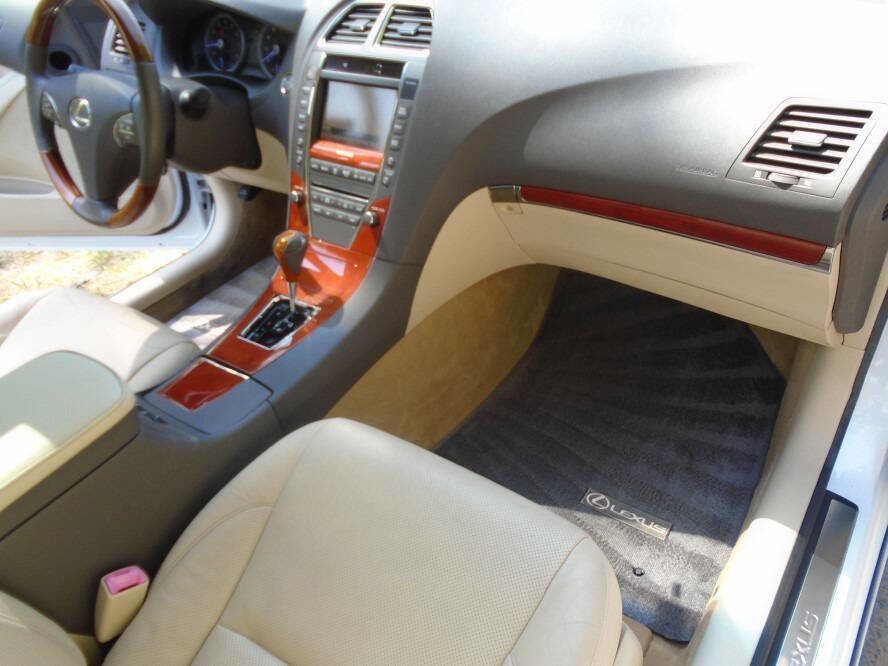 Used 2010 Lexus ES 350 image 26