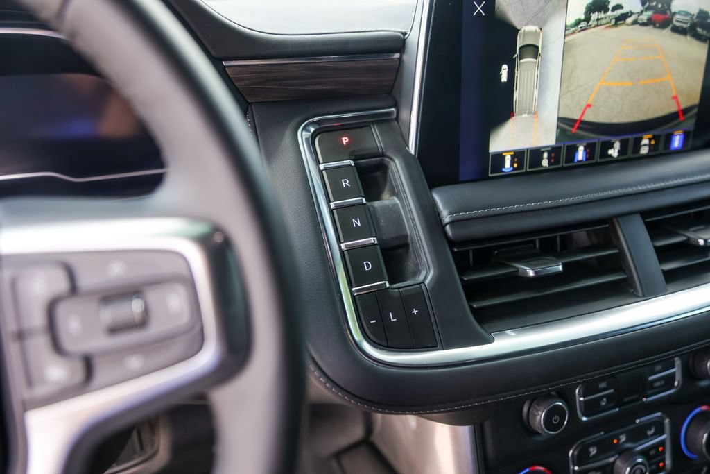 Used 2023 Chevrolet Tahoe Z71 w/ Luxury Package AWD/4WD image 20