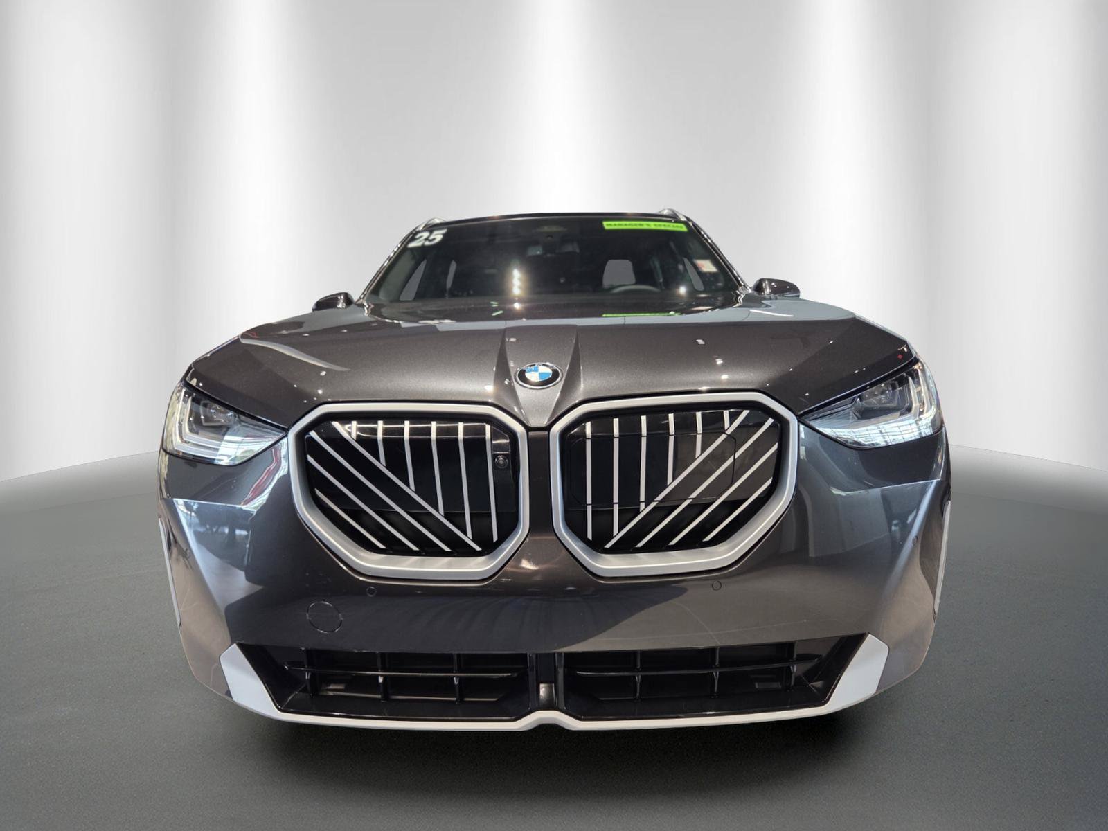 Used 2025 BMW X3 xDrive30i w/ Premium Package AWD/4WD image 2