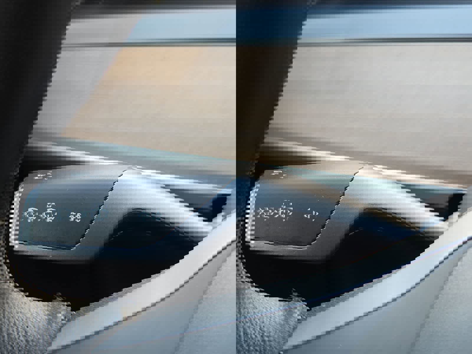 Used 2020 Tesla Model Y Long Range image 29