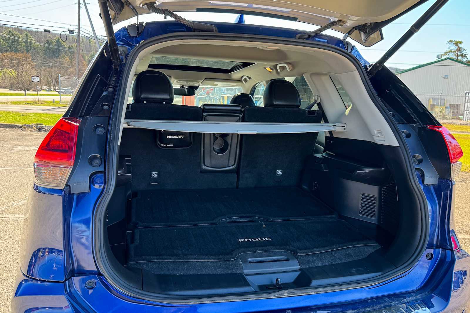 Used 2020 Nissan Rogue SL w/ Premium Package image 14