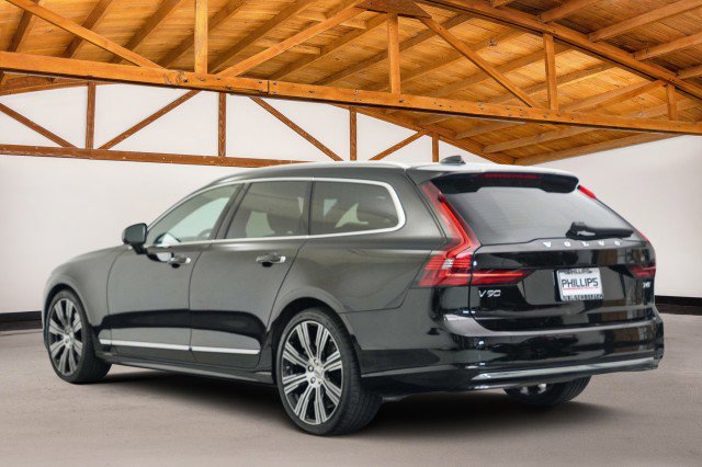 Used 2021 Volvo V90 T6 Inscription w/ Climate Package image 3