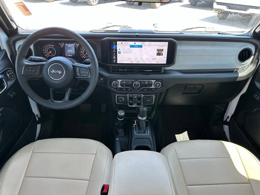 Used 2024 Jeep Gladiator Sport AWD/4WD image 12