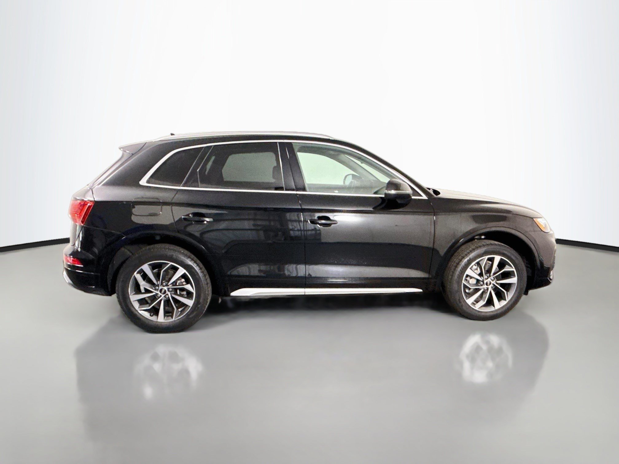 Used 2021 Audi Q5 2.0T Premium Plus w/ Premium Plus Package AWD/4WD image 11