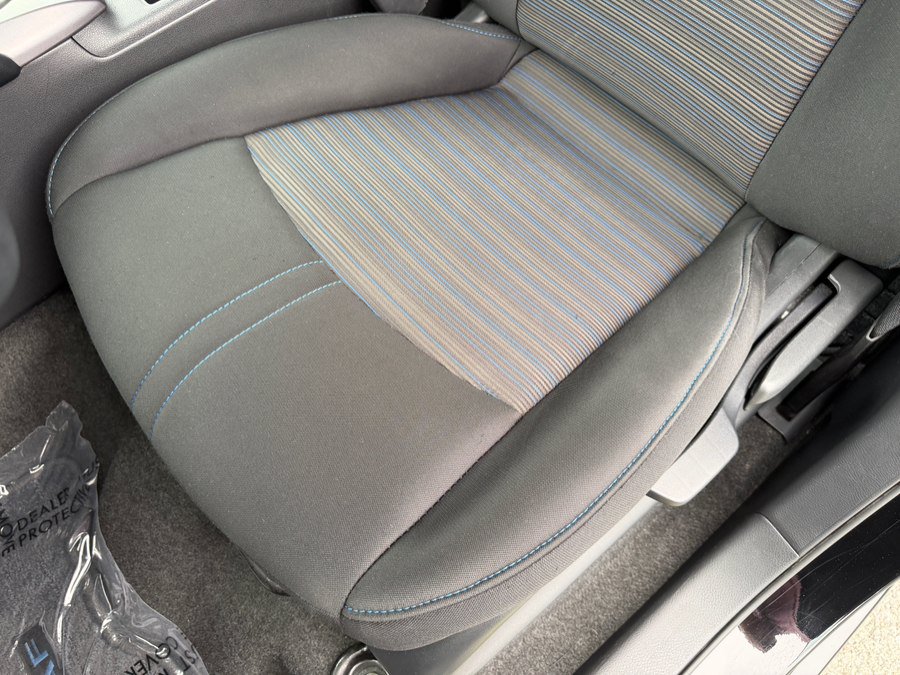 Used 2025 Nissan Leaf S FWD image 19