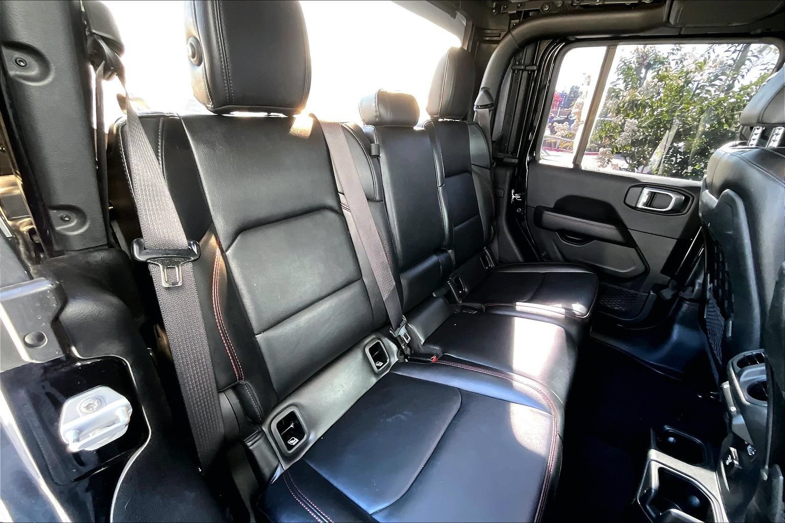 Used 2022 Jeep Gladiator Rubicon w/ LED Lighting Group AWD/4WD image 27