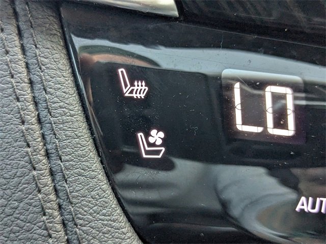 Used 2022 Cadillac XT6 Premium Luxury w/ Technology Package image 26