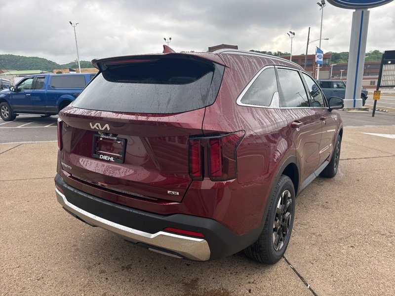 Used 2025 Kia Sorento S image 7