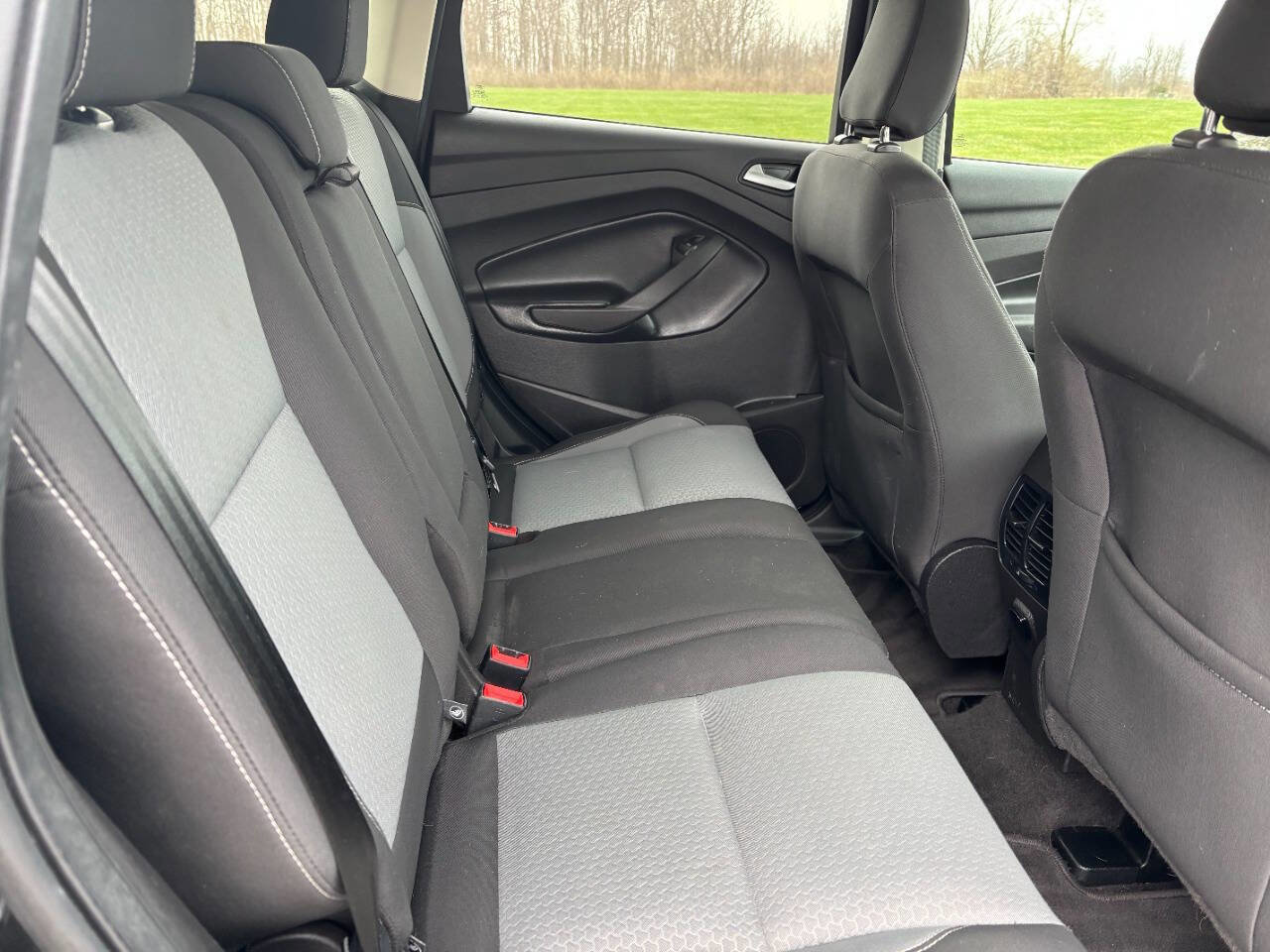Used 2018 Ford Escape SE FWD image 10