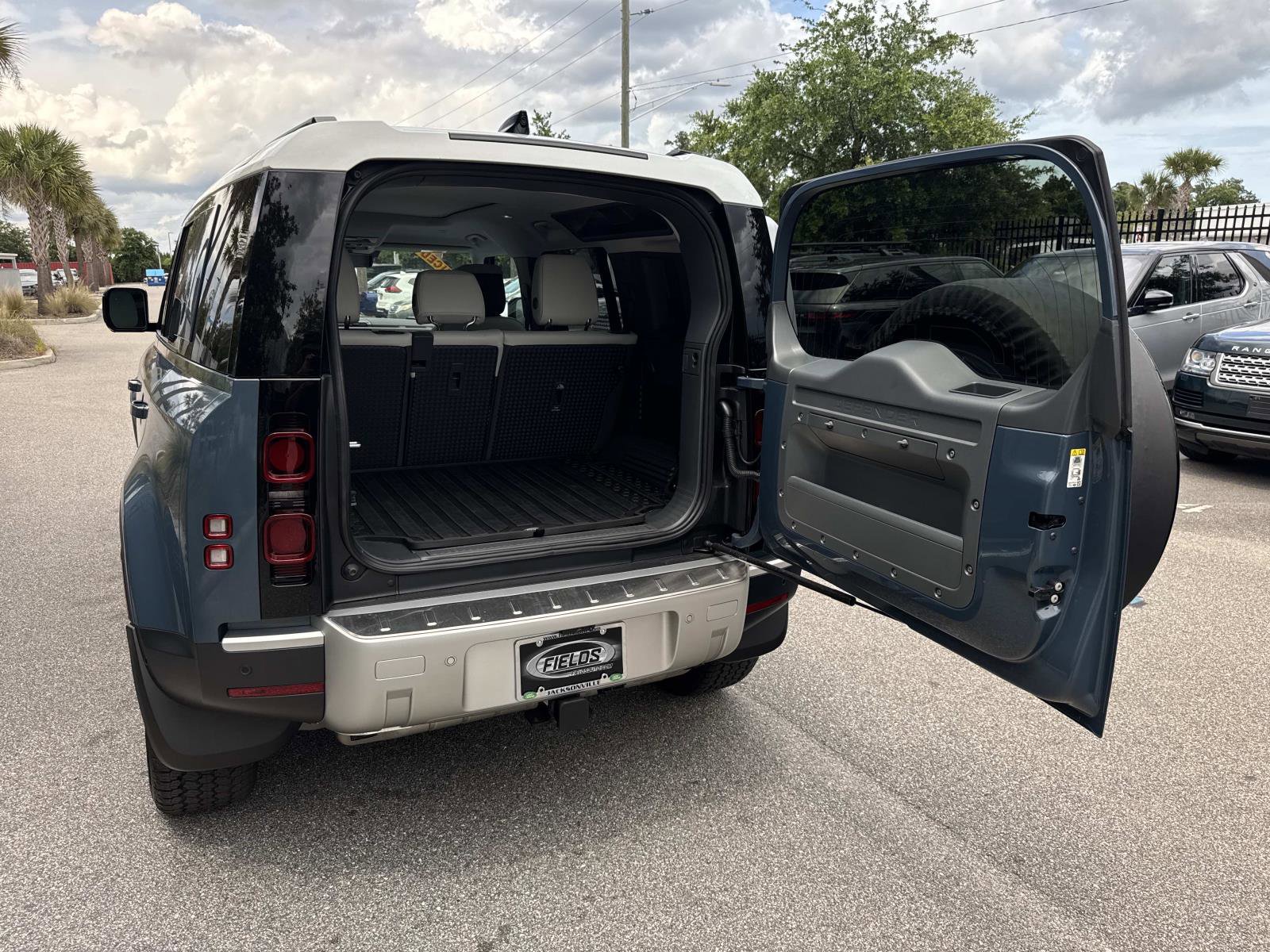 Certified 2025 Land Rover Defender 110 S AWD/4WD image 11