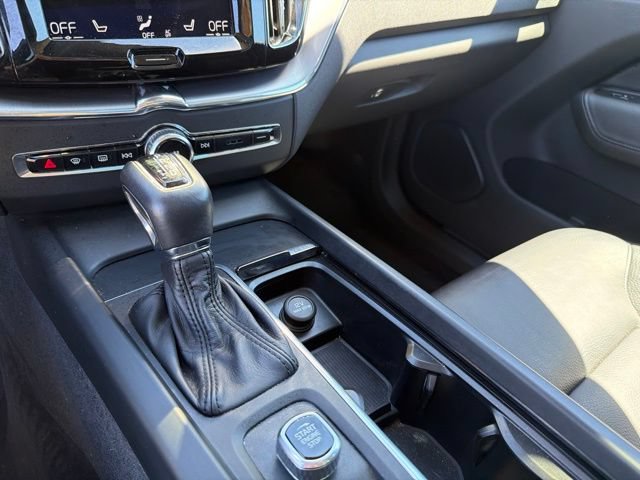 Used 2018 Volvo XC60 T5 Momentum w/ Vision Package AWD/4WD image 21