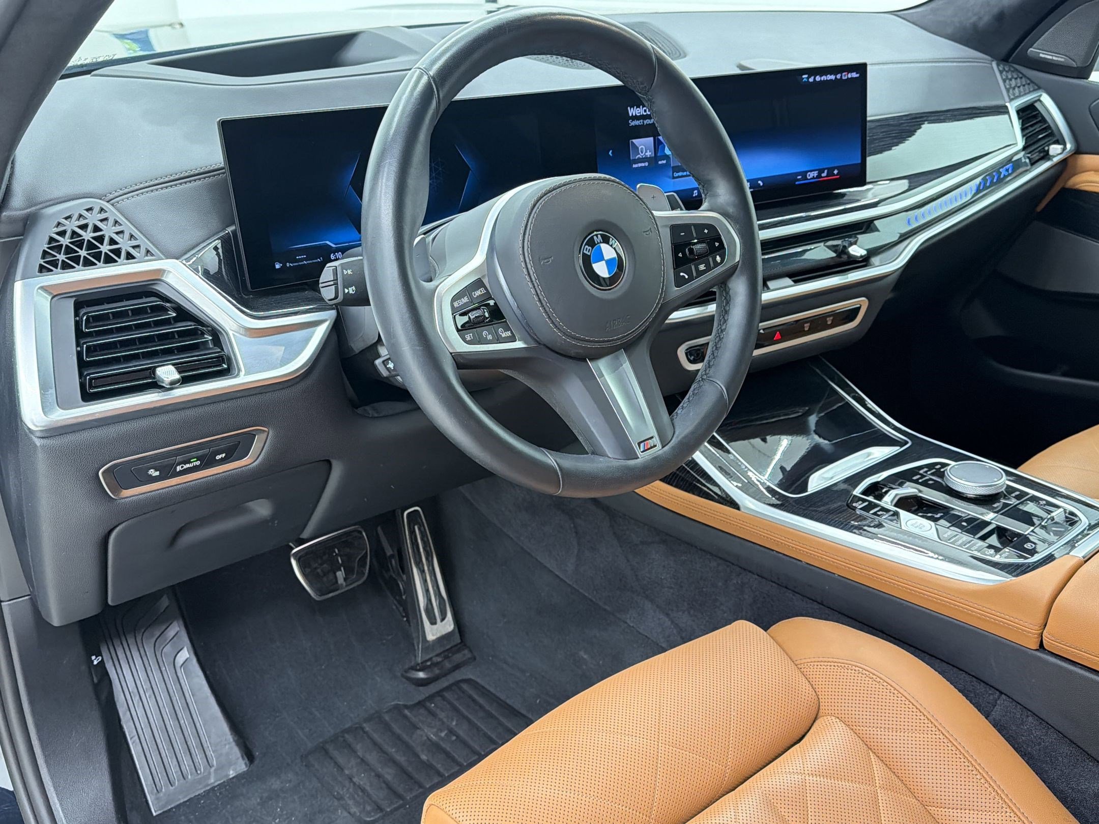 Certified 2025 BMW X7 xDrive40i w/ M Sport Package AWD/4WD image 4
