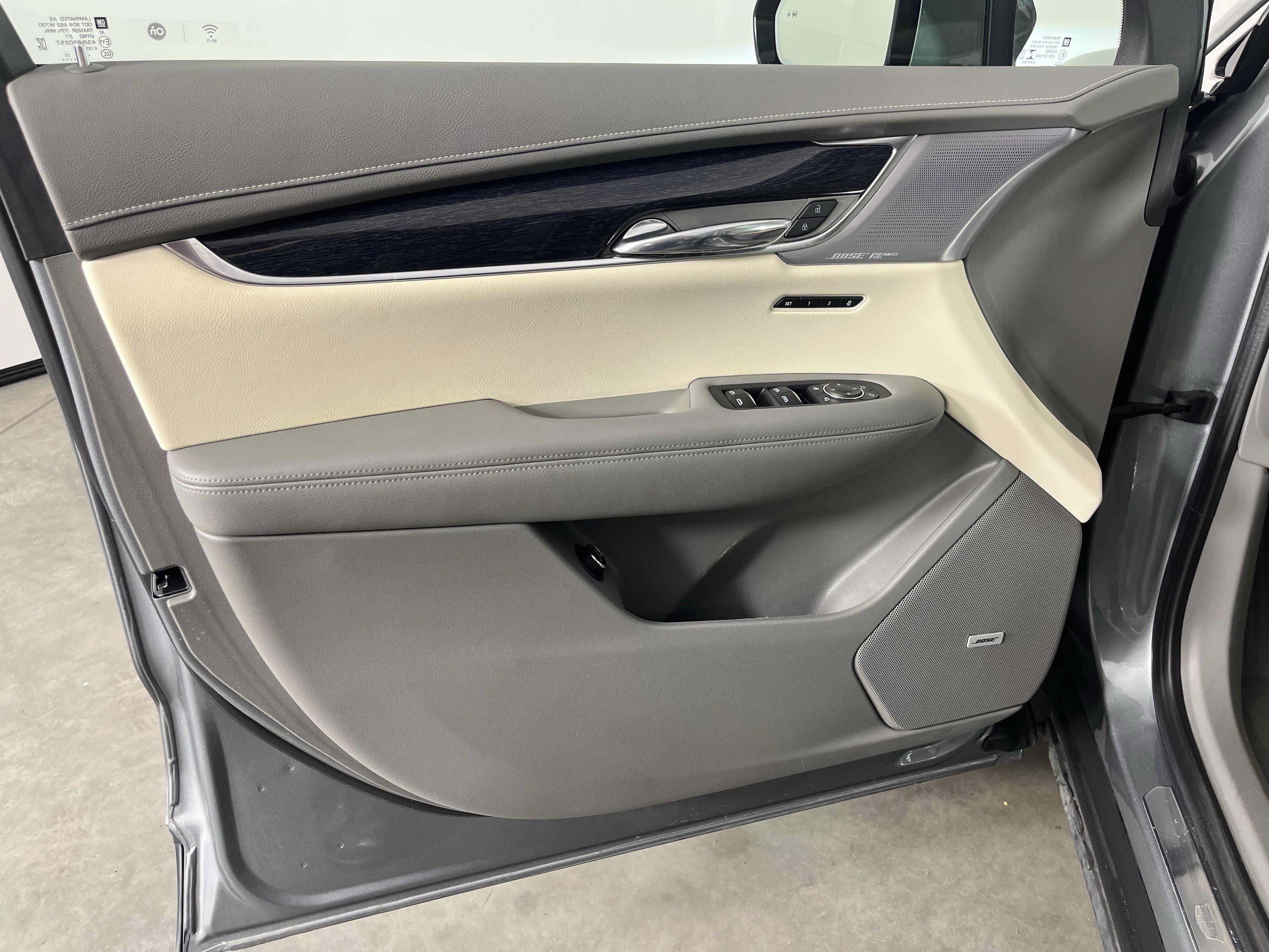 Used 2023 Cadillac XT6 Premium Luxury w/ Technology Package image 18