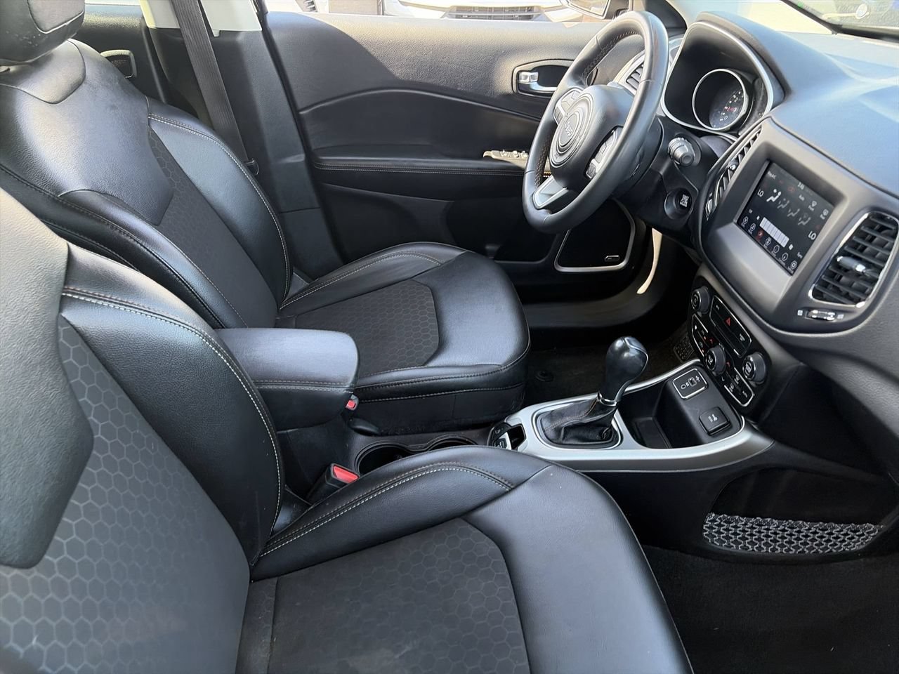 Used 2021 Jeep Compass Latitude w/ Sun and Sound Group FWD image 11