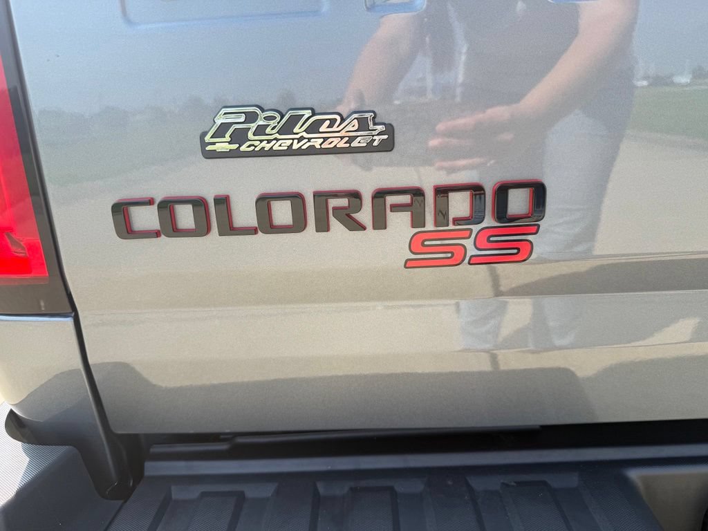 Used 2022 Chevrolet Colorado LT w/ Redline Special Edition AWD/4WD image 6
