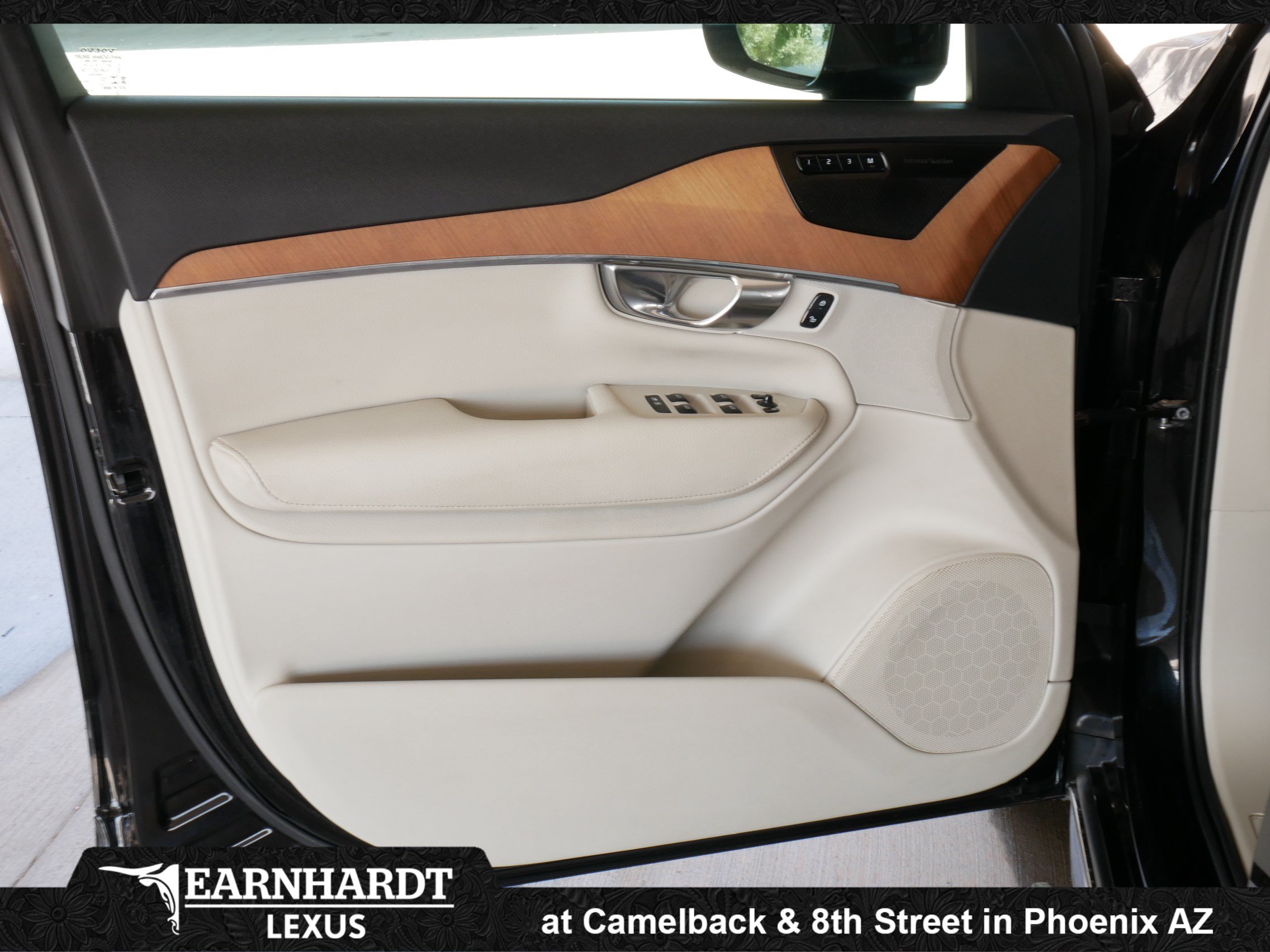 Used 2021 Volvo XC90 T6 Momentum w/ Protection Package Premier AWD/4WD image 6
