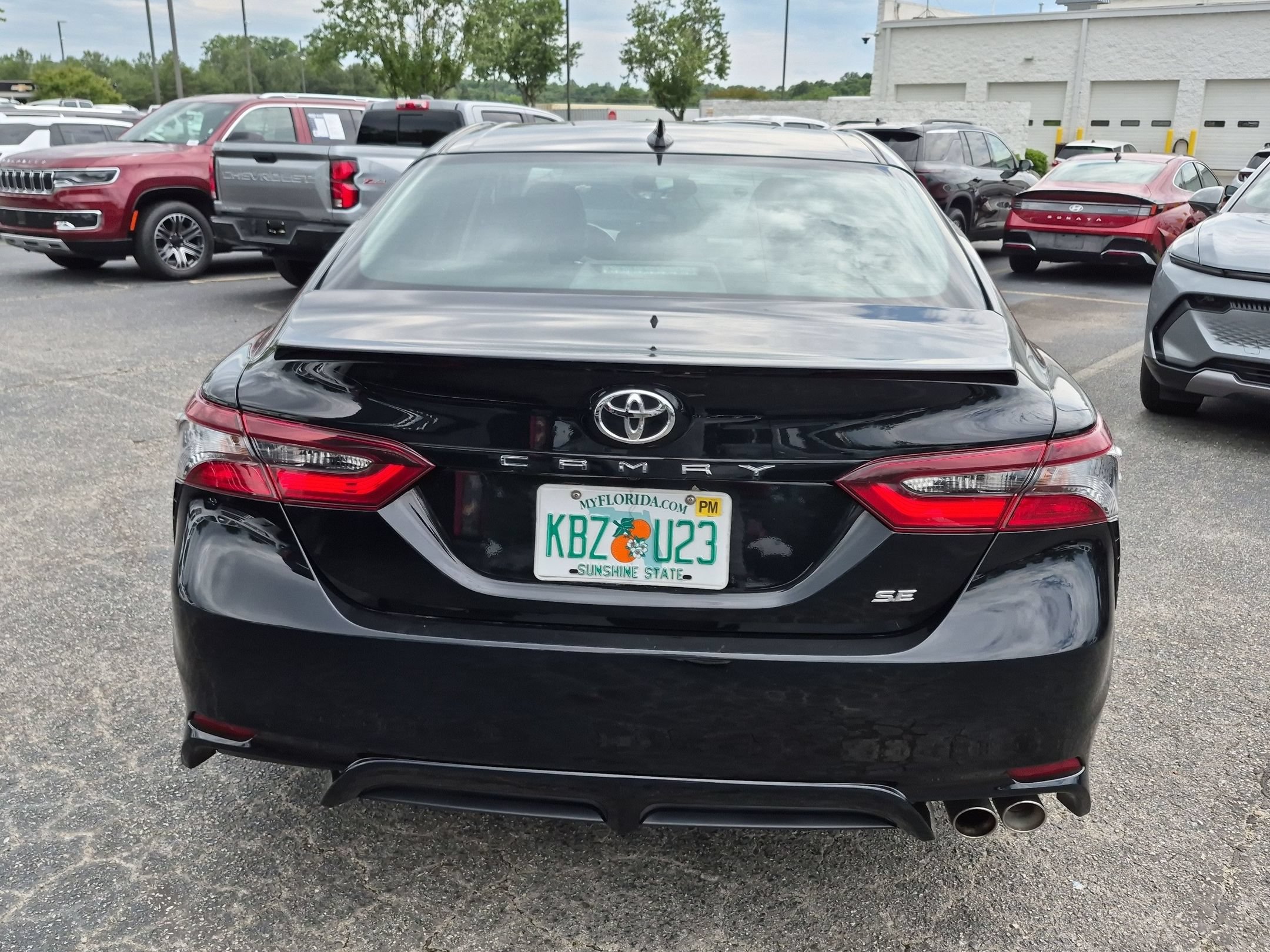 Used 2024 Toyota Camry SE FWD image 9