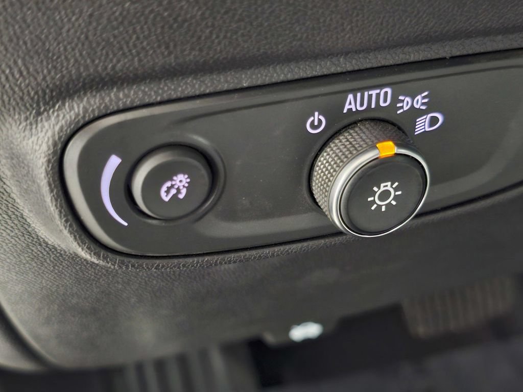 Used 2024 Chevrolet Equinox LS FWD image 28