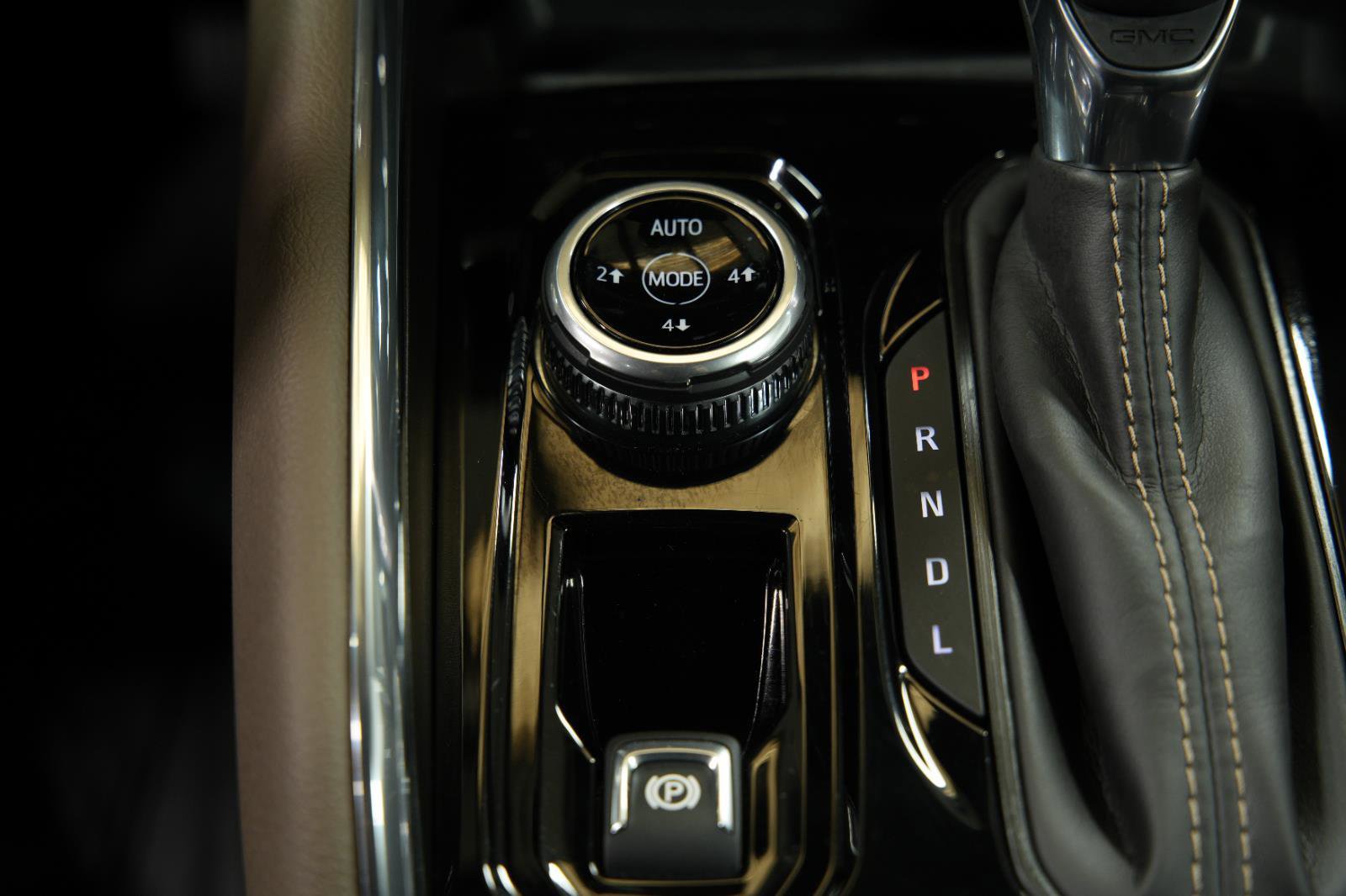 Used 2025 GMC Canyon Denali image 38