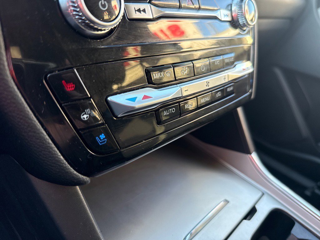 Used 2024 Ford Explorer Limited image 21