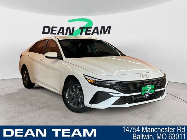 Certified 2025 Hyundai Elantra Blue