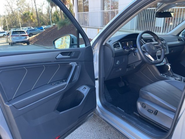 Used 2024 Volkswagen Tiguan SE image 4