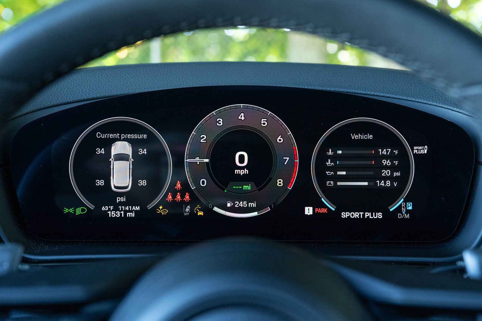 Certified 2025 Porsche Cayenne E-Hybrid w/ Premium Package Plus image 25