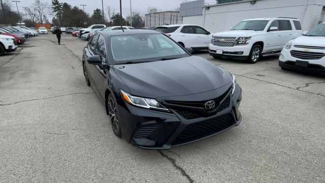Used 2020 Toyota Camry SE FWD image 4