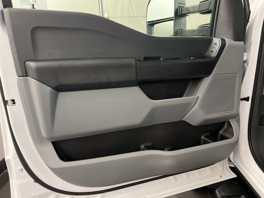 New 2026 Ford F550 XL image 25