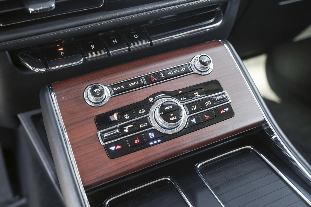 Used 2023 Lincoln Aviator Grand Touring w/ Elements Package Plus image 18