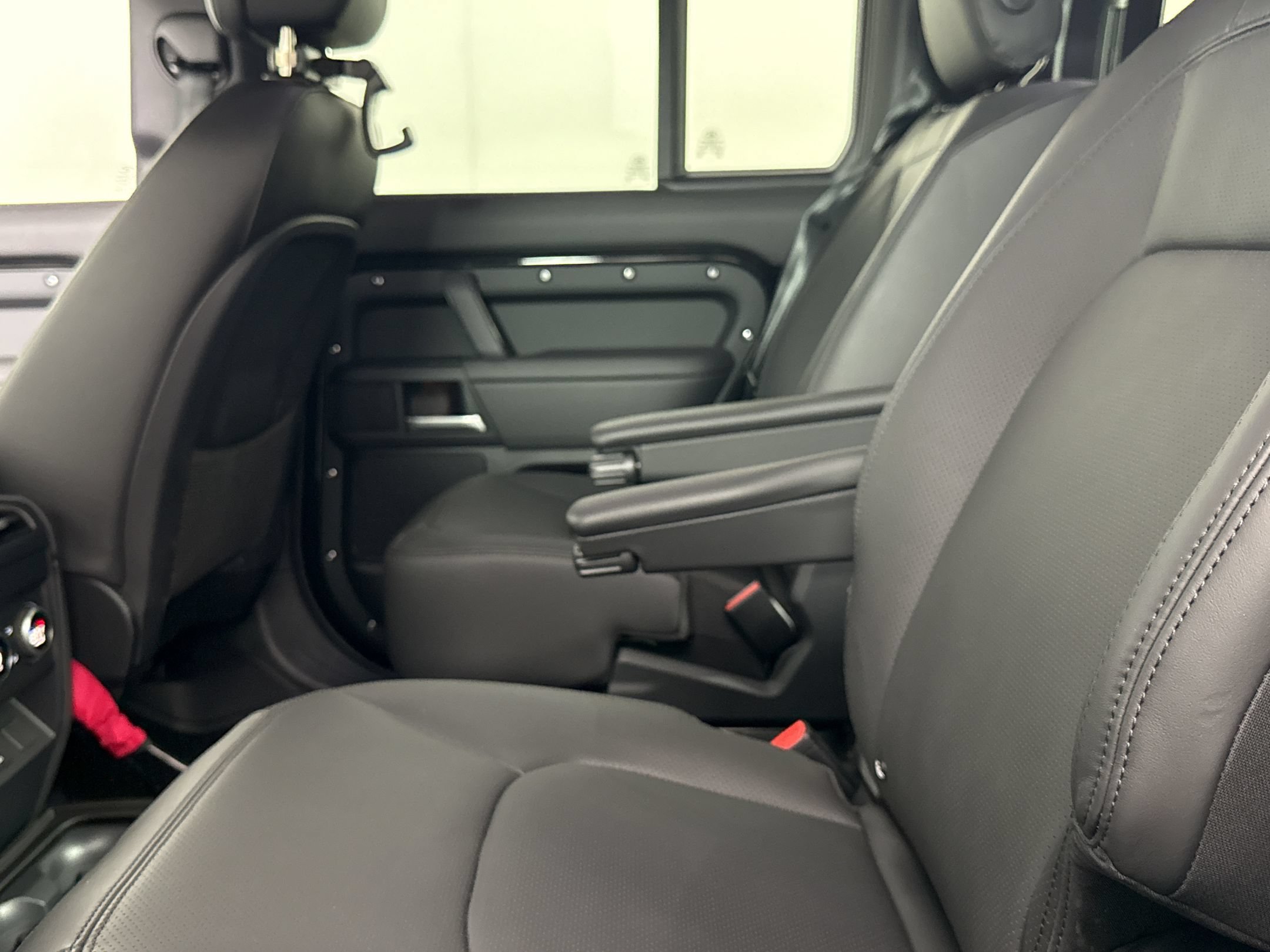 New 2026 Land Rover Defender 130 X-Dynamic SE AWD/4WD image 20