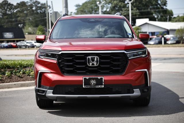 Certified 2025 Honda Pilot Touring image 14