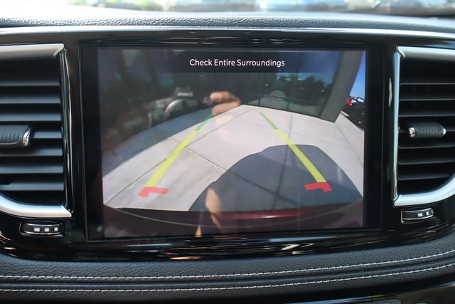 Used 2023 Chrysler Pacifica Limited w/ Trailer Tow Group AWD/4WD image 36