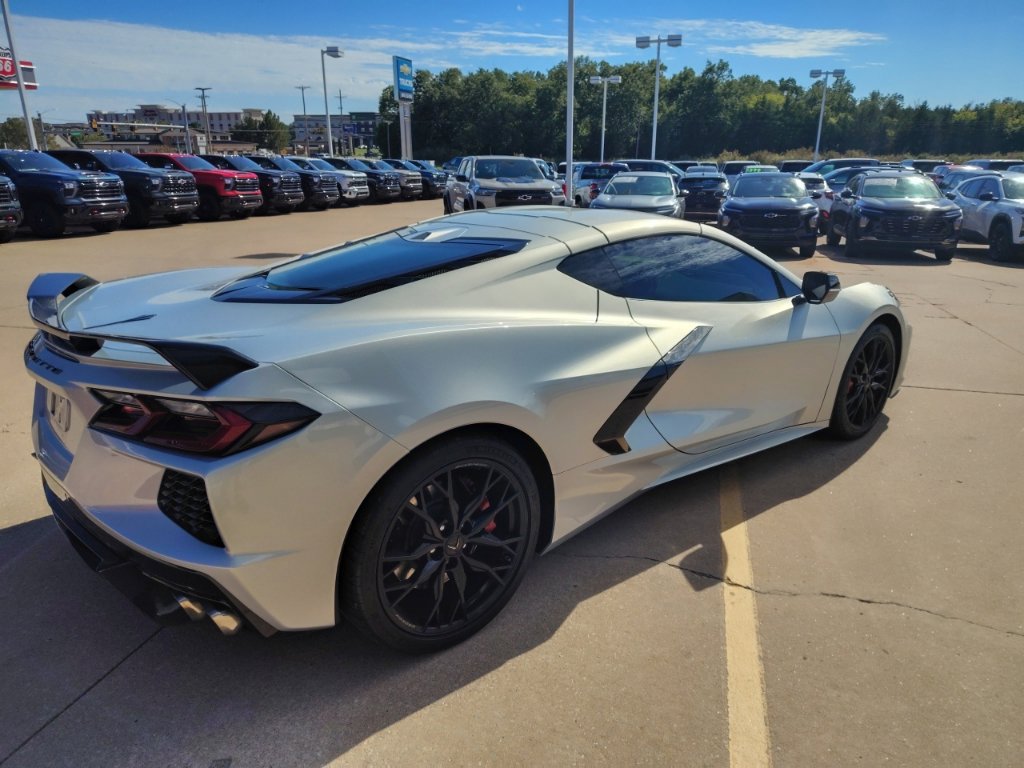 Used 2023 Chevrolet Corvette Stingray Preferred Cpe w/ Z51 Performance Package RWD image 6
