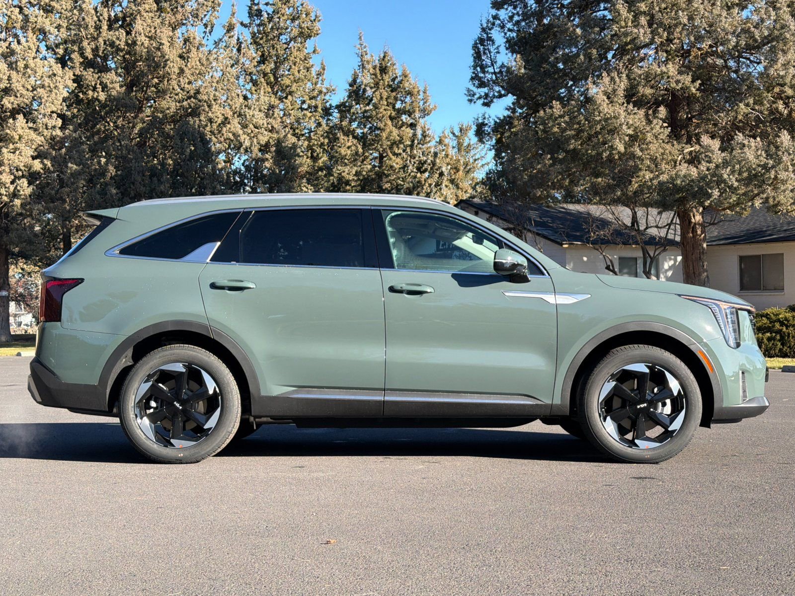 New 2026 Kia Sorento EX w/ EX Premium Package AWD/4WD image 3