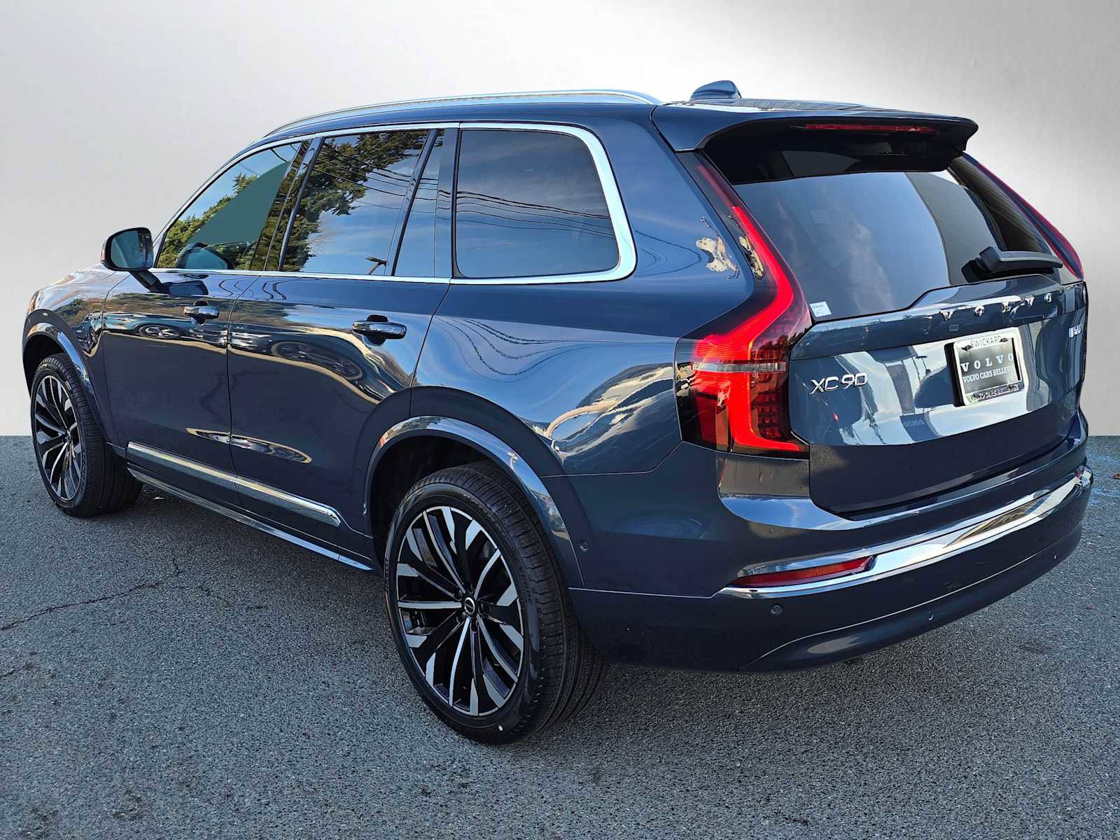 New 2026 Volvo XC90 B6 Ultra w/ Protection Package image 5