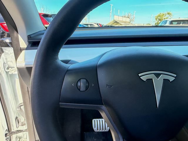 Used 2024 Tesla Model Y Performance image 17