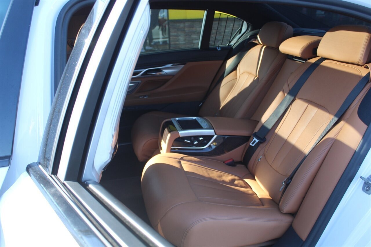 Used 2019 BMW 740i w/ Executive Package image 22