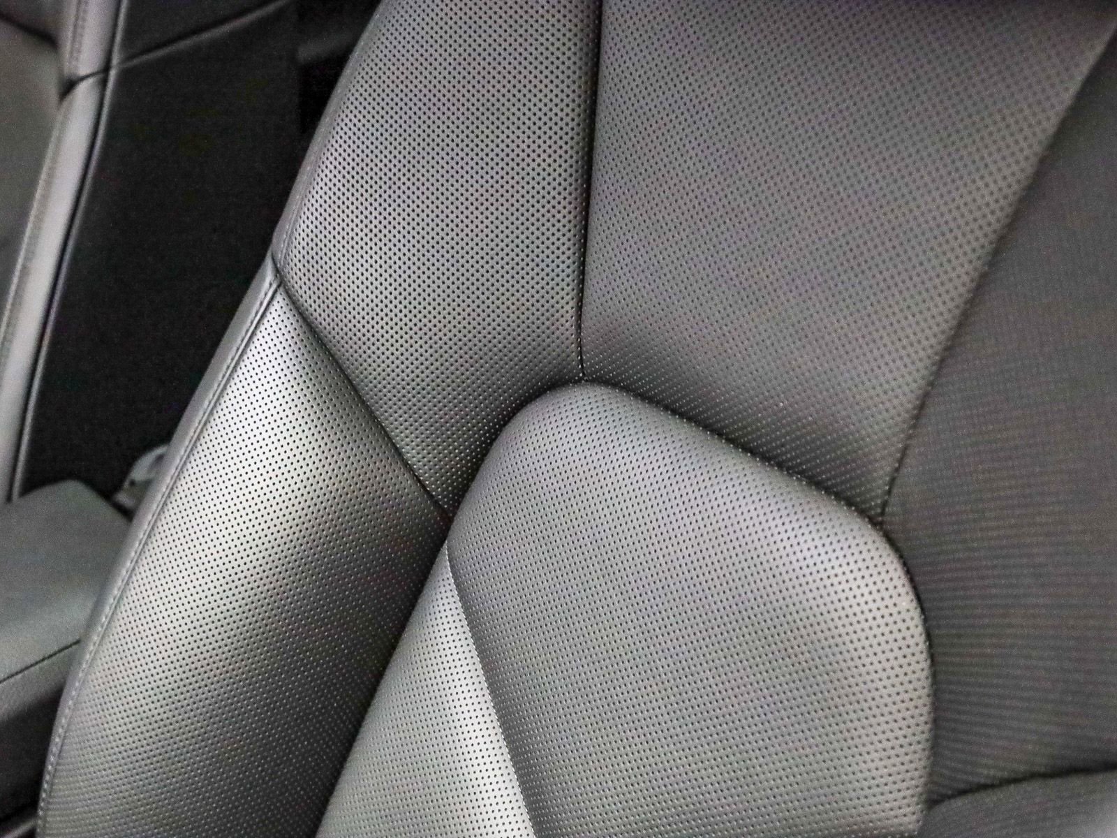 Certified 2025 Porsche Macan S AWD/4WD image 31