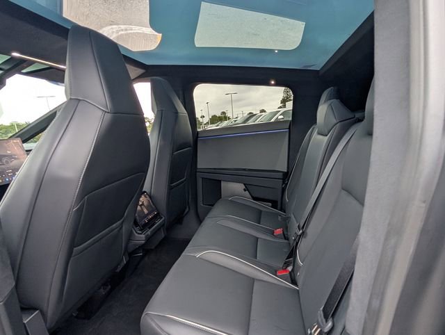 Used 2024 Tesla Cybertruck AWD Crew Cab image 7