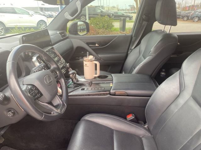 Used 2022 Lexus LX 600 4WD w/ Premium Package image 7