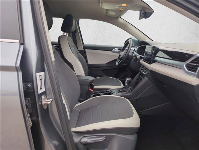 Used 2025 Volkswagen Taos SE FWD image 21