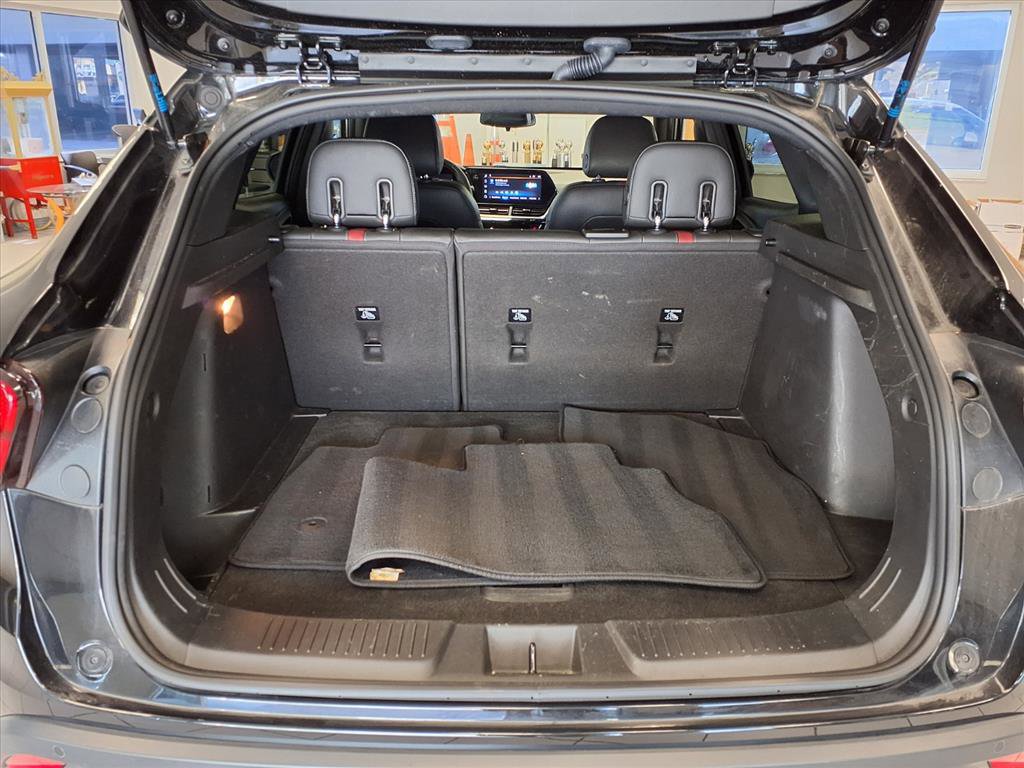 Used 2024 Chevrolet Trax RS w/ Sunroof Package image 15