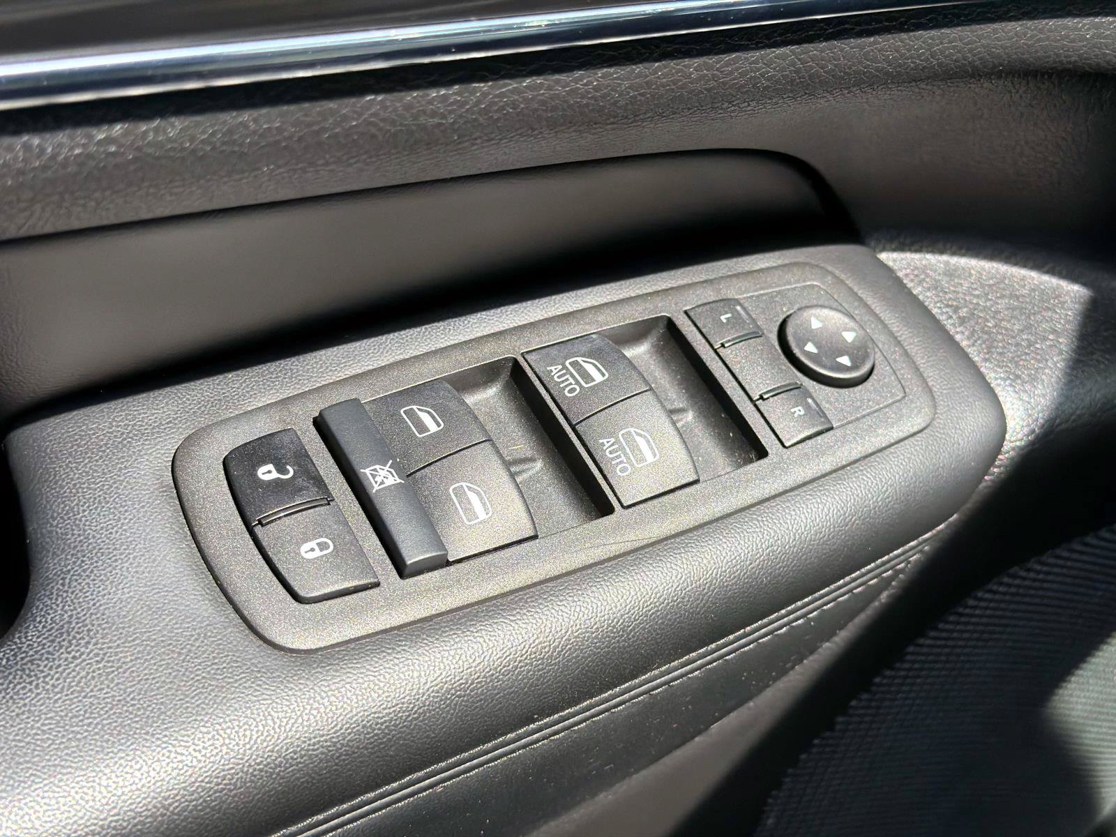 Used 2022 Jeep Grand Cherokee Limited AWD/4WD image 15