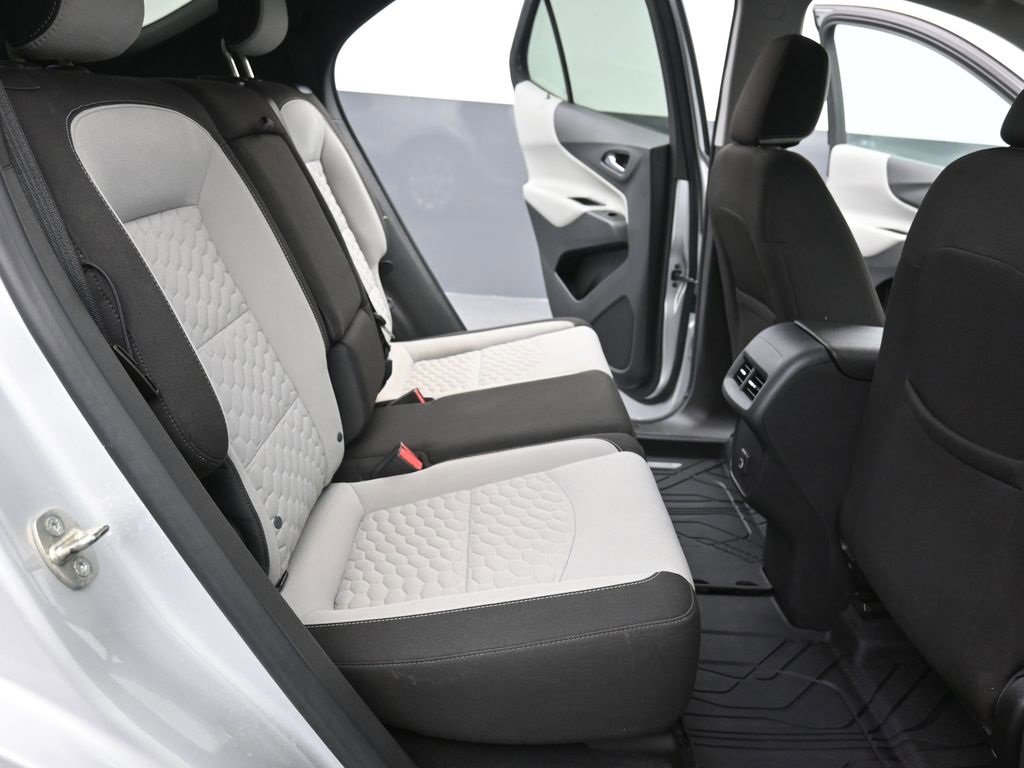 Used 2020 Chevrolet Equinox LS w/ LS Convenience Package image 2
