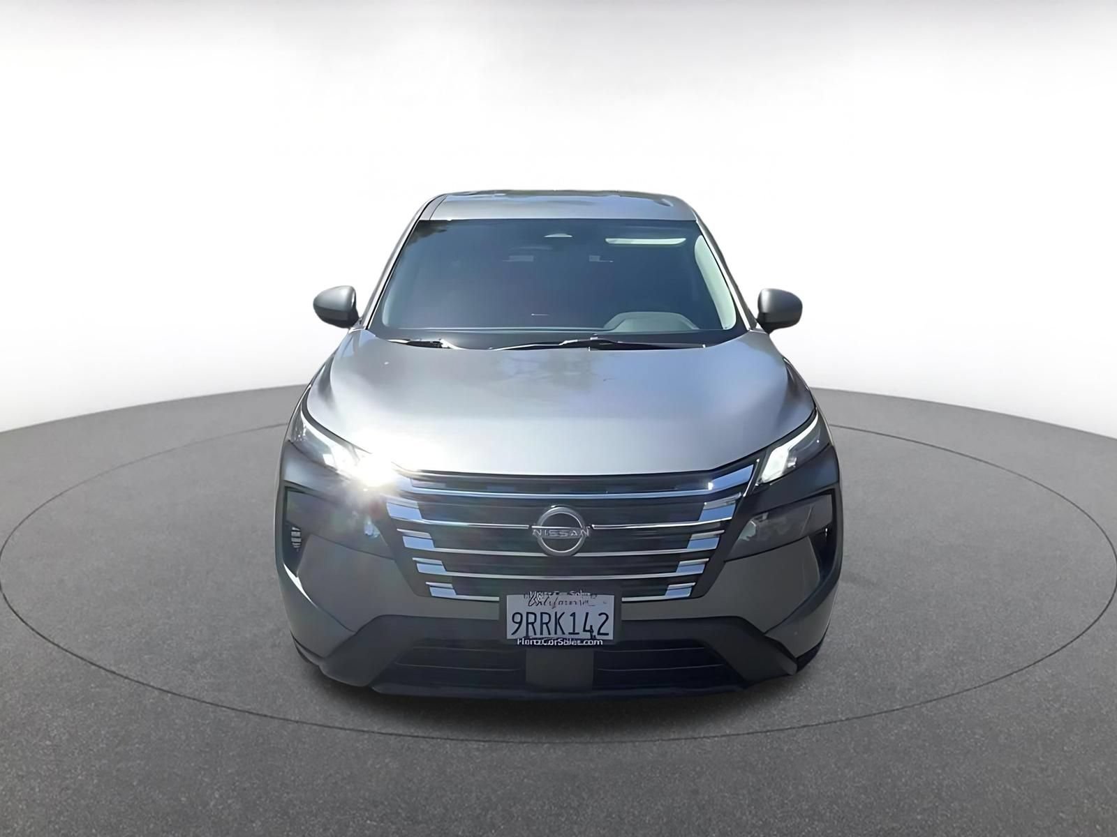 Used 2025 Nissan Rogue SV AWD/4WD image 4