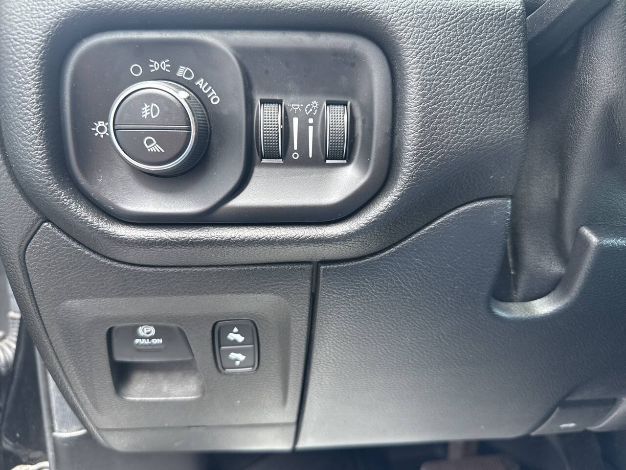 Used 2019 RAM 1500 Big Horn AWD/4WD image 29